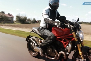 Ducati Monster 1200S - Video test.