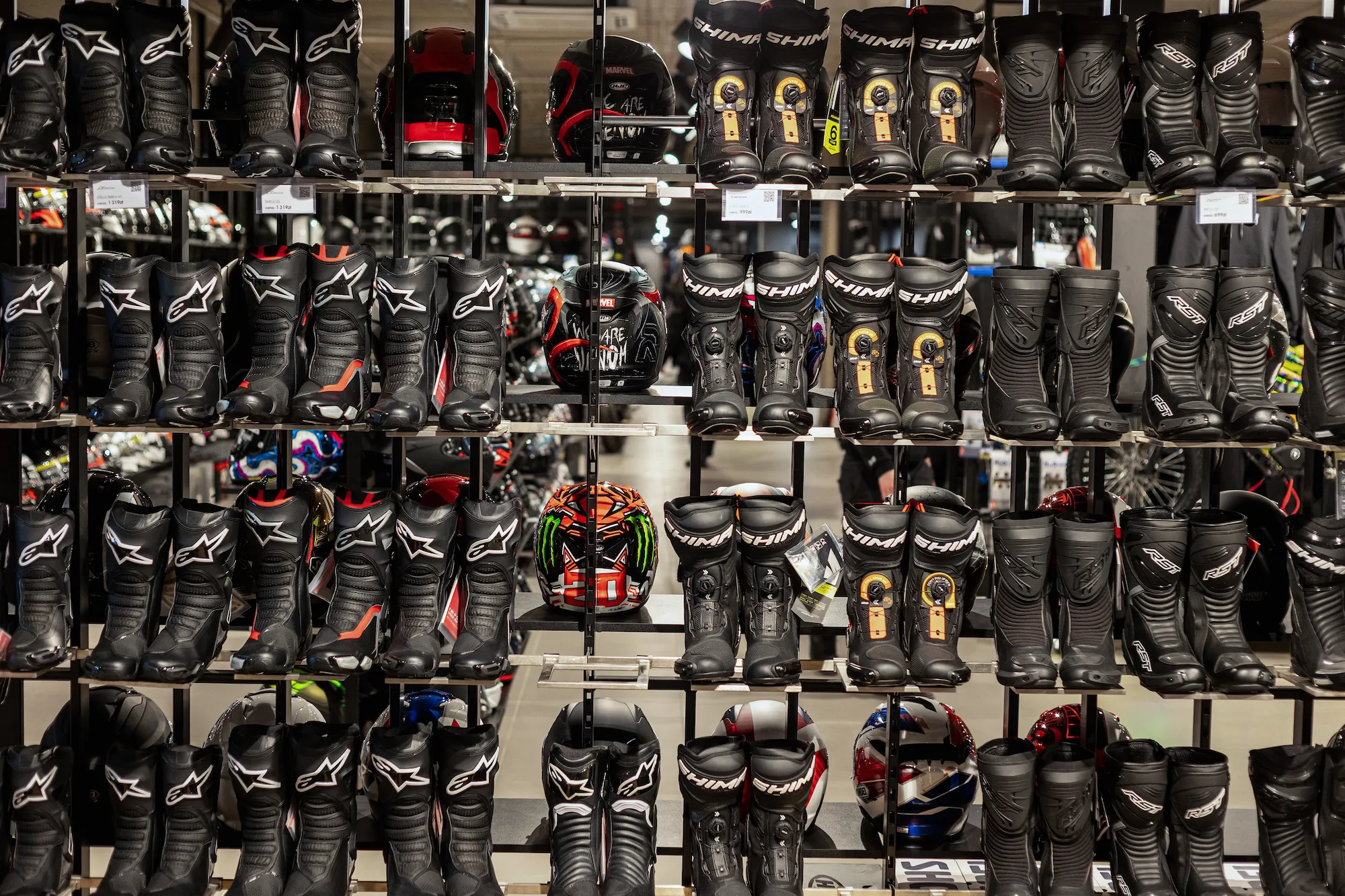 buty motocyklowe oraz kaski motocyklowe