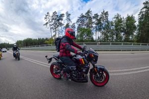 Suzuki GSX-8T i GSX-8TT - Podlasie, torowanie i epigoni modern classic