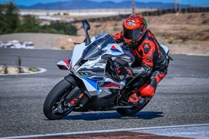 BMW S 1000RR - Z wielką mocą przychodzi wielka odpowiedzialność...