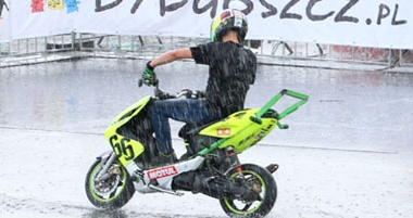 Yamaha Aerox stunt - Damian Kreller stuntrider