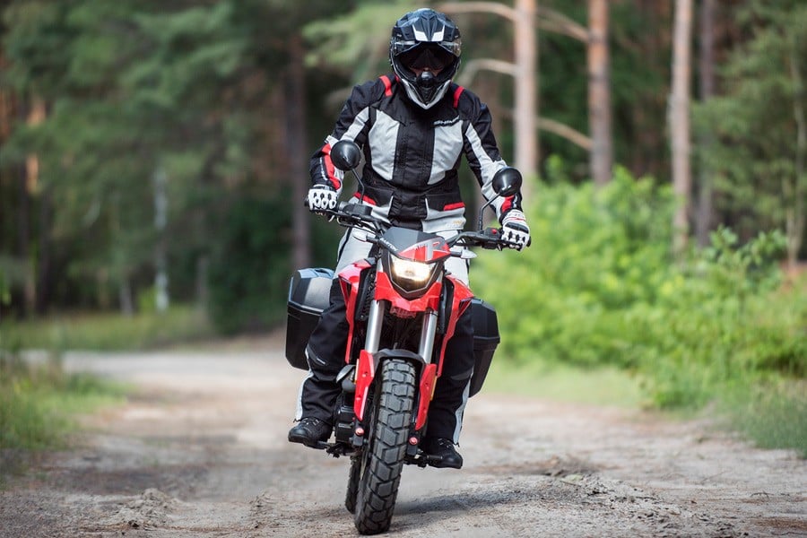 Yamaha YZF-R125 (2019) vs Barton Hyper 125 (2017)