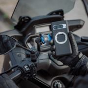 Podstawa montowana pod lusterko do skuterów i motocykli 