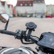 Wodoodporna ładowarka indukcyjna Quad Lock® 