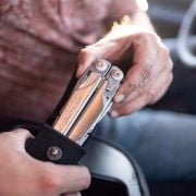 Multitool Leatherman Surge Czarny