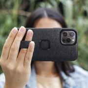 Etui na telefon Peak Design Everyday Fabric Case Loop Grafitowe 